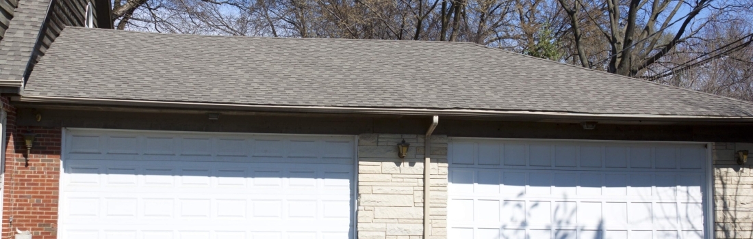 Cold-Weather Garage Door Repair Challenges in Ontario Homes